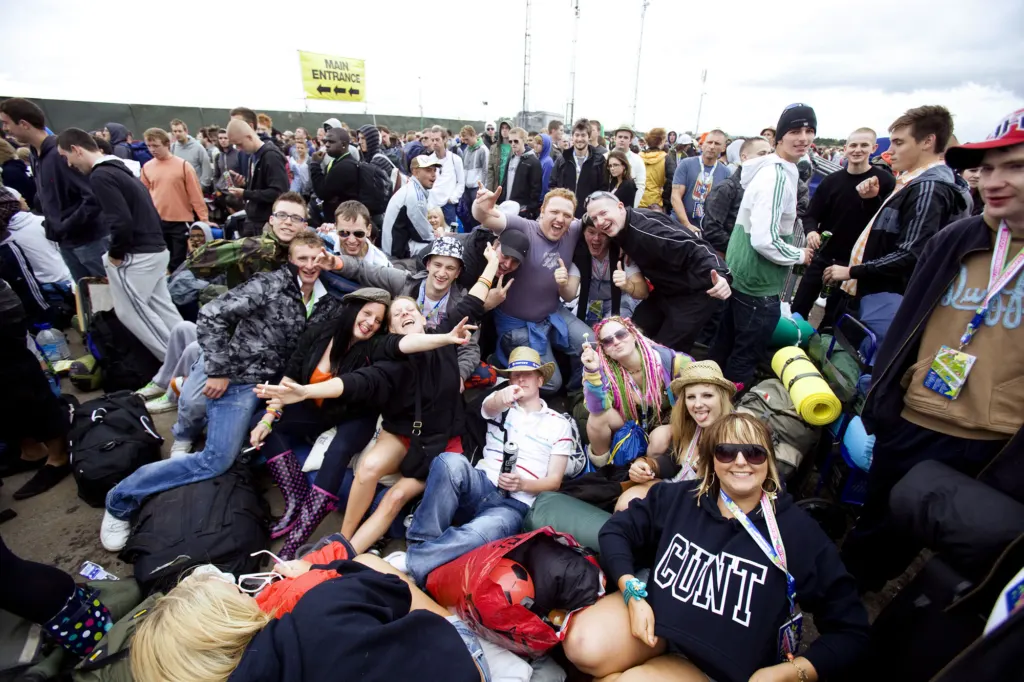 Festivalgoers and atmosphere at Global Gathering 2009